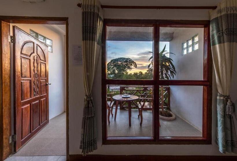اتاق استاندارد با بالکن, Baba Guesthouse