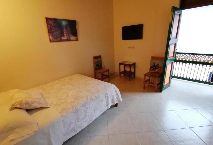 اتاق استاندارد با بالکن, Balcones Del Parque Jardin