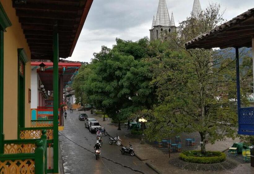 اتاق استاندارد سه تخته با بالکن, Balcones Del Parque Jardin