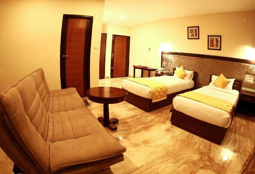 Номер Deluxe, D Breeze Suites