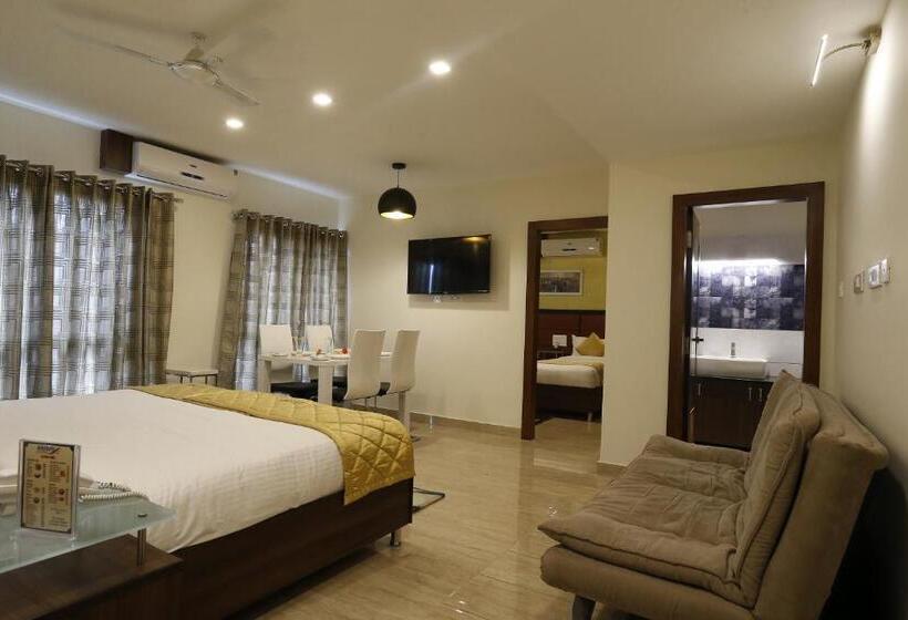 Люкс Мастер, D Breeze Suites