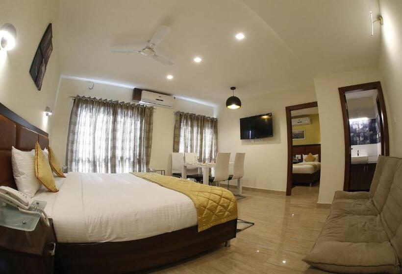Люкс Мастер, D Breeze Suites
