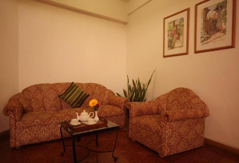 小型套房, Konkan Crown Resort & Club