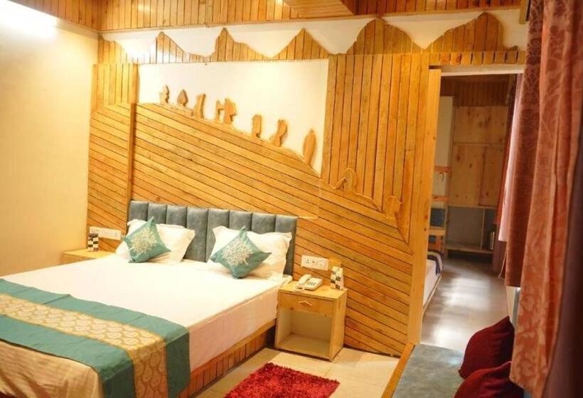 Номер Deluxe, Goroomgo Hotel Gandhi S Paradise Dharamshala