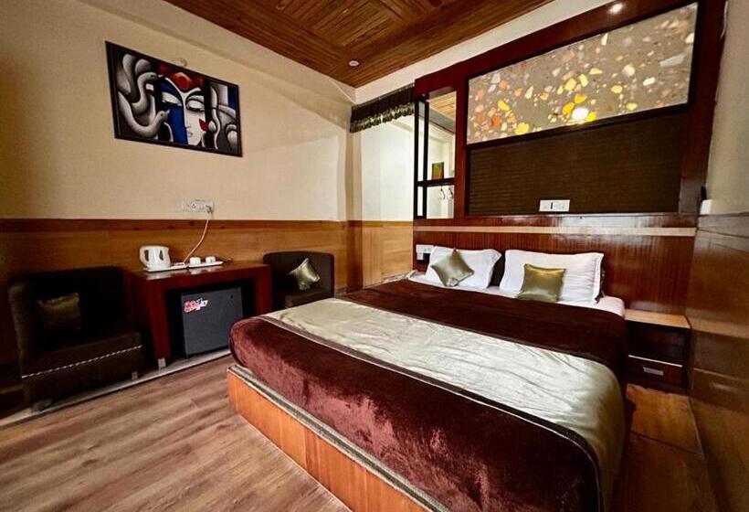 Номер Superior Кровать Кинг, Goroomgo Hotel Gandhi S Paradise Dharamshala