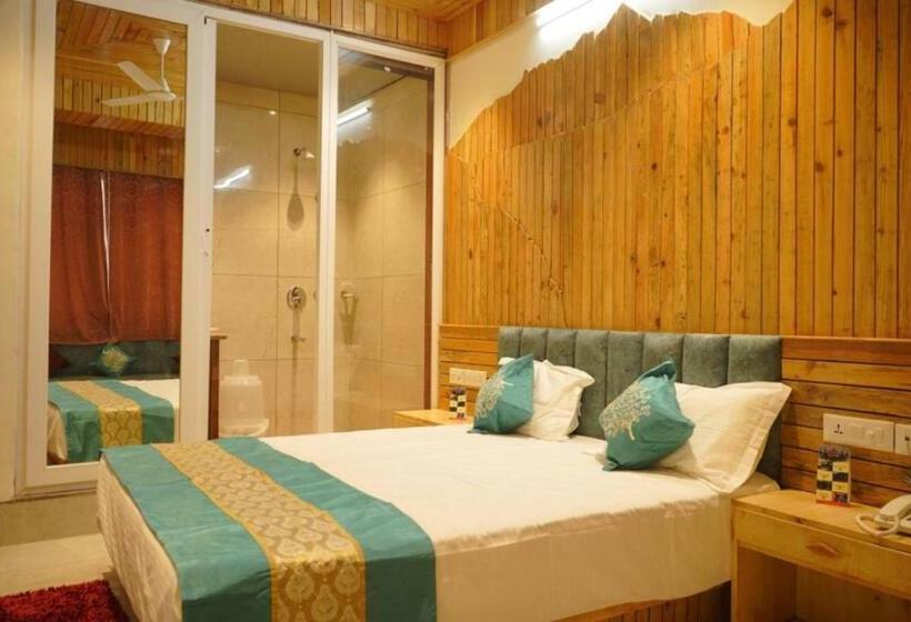 带大床的高级房间, Goroomgo Hotel Gandhi S Paradise Dharamshala