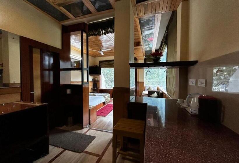 Трехместный Номер Deluxe, Goroomgo Hotel Gandhi S Paradise Dharamshala