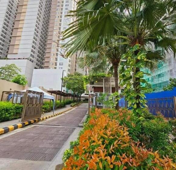Апартаменты 1 Спальня Вид на Бассейн, 2br Pioneer Woodland Sm Light Boni Mandaluyong,metro Manila