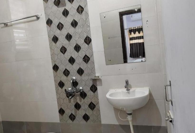Номер Deluxe, Goroomgo Shree Laxmi Resorts Bhubaneswar