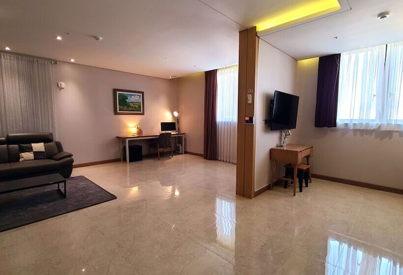 سوییت, Benikea Hotel Yangsan