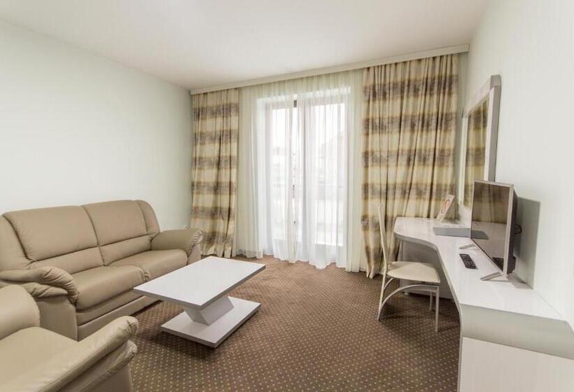 اتاق خانوادگی, Garni Hotel Hollywoodland Wellness & Aquapark