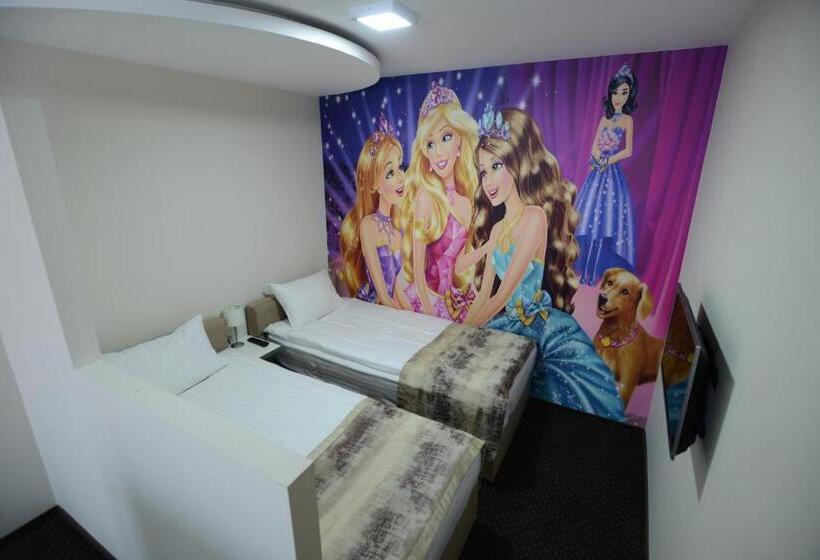 اتاق خانوادگی, Garni Hotel Hollywoodland Wellness & Aquapark