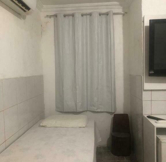 اتاق اکونومی یک تخته, Raiz