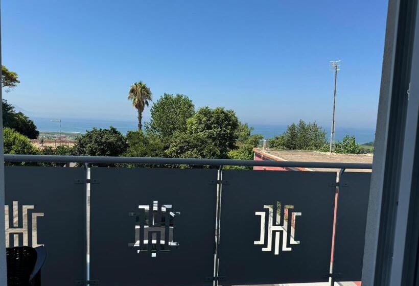 带海景标准四人间, Cocceio