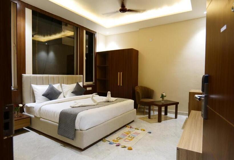 Quarto Deluxe, Srijan Grand