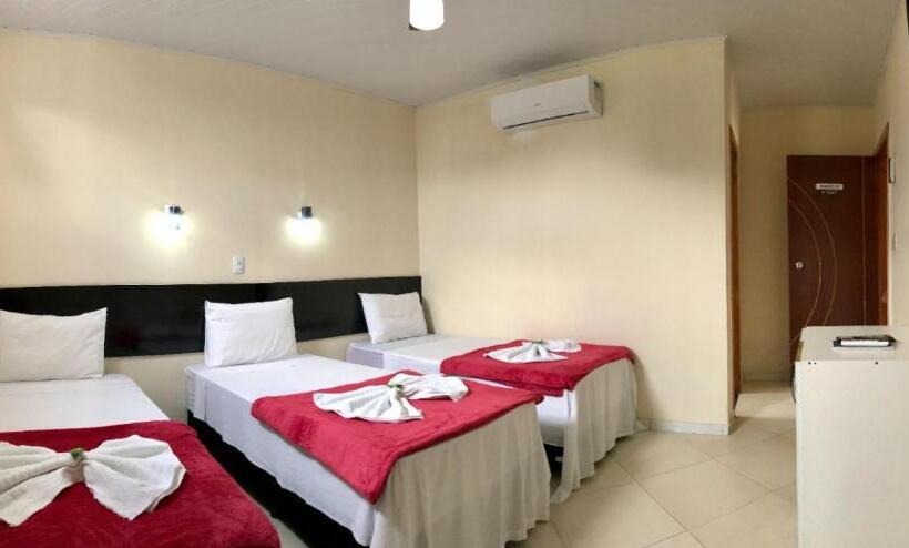 스탠다드 트리플 룸, Imperial Hotel Amargosa