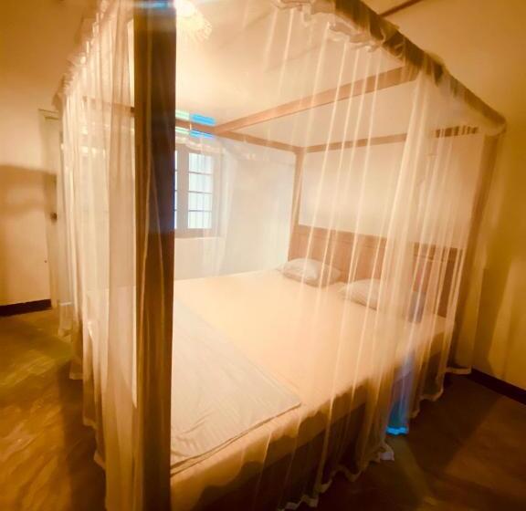 Номер Стандарт, Happy Bunk Hostel Weligama