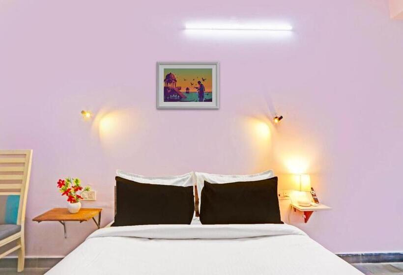 חדר קלאסי לשלושה, Collection O De Alphabet Hotel Umcc