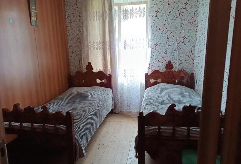 اتاق استاندارد با سرویس بهداشتی مشترک, Guest House Cafe Nita