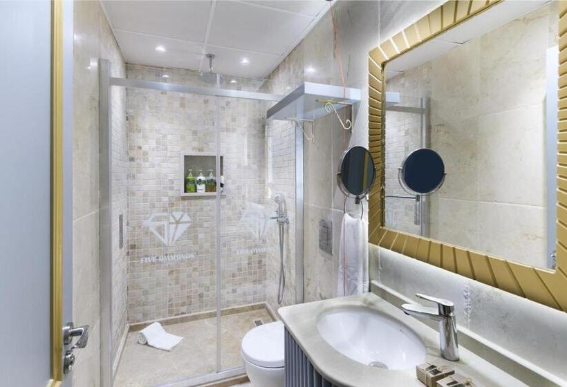 家庭间, Five Diamonds Hotels