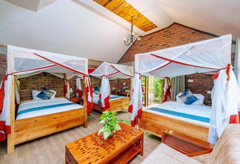 اتاق استاندارد سه تخته با چشم‌انداز باغ, Under The Shade Safari Lodge
