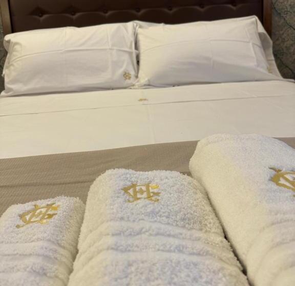 Четырехместный Номер Deluxe, Castlehawk Resort