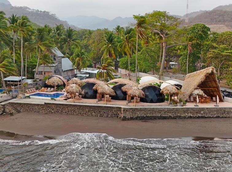 اتاق استاندارد چهارنفره با چشم‌انداز باغ, Almare Zonte   Beachfront Glamping