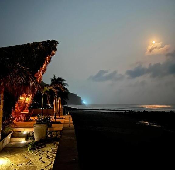 خانه 1 خوابه, Almare Zonte   Beachfront Glamping
