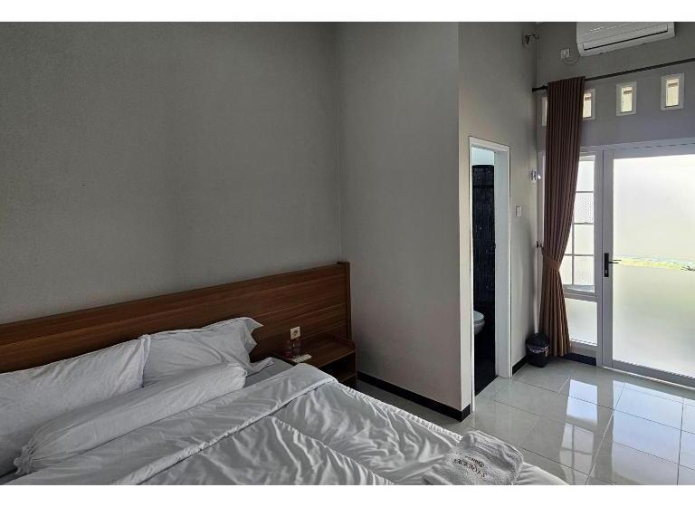Номер Стандарт, Guest House Saqeena Syariah Near Blitar Park Redpartner