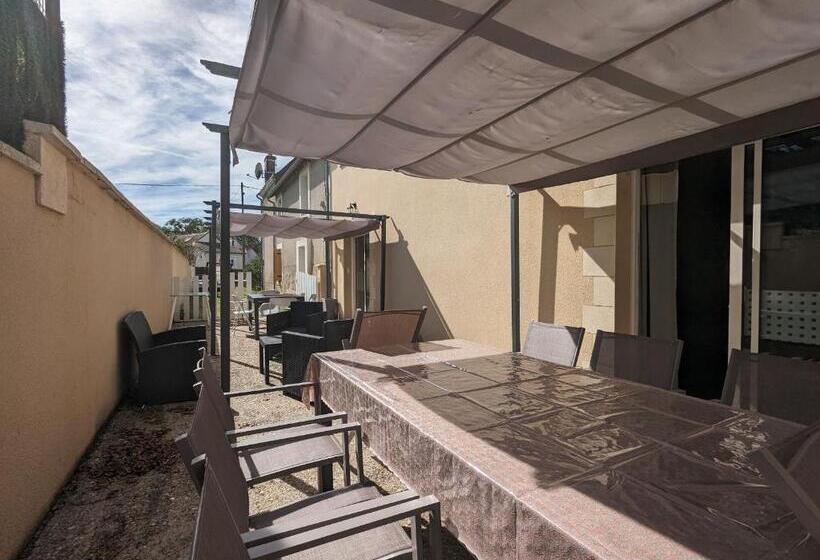 标准间, Chambre Confortable Avec Salle D Eau Privative, Cuisine Et Salon Communs, Petit Déjeuner Inclus.   F