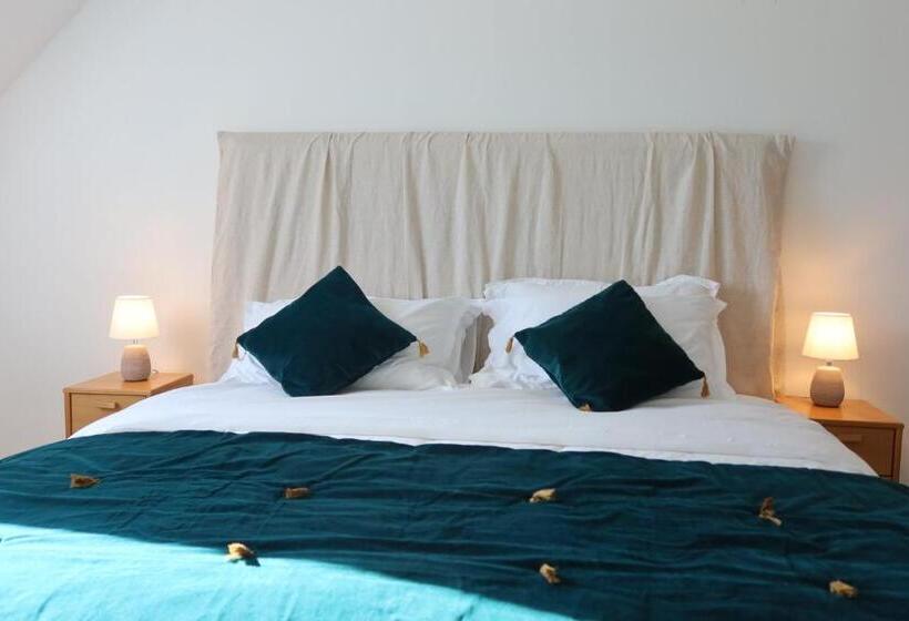اتاق لوکس, Auberge Sainte Gemme