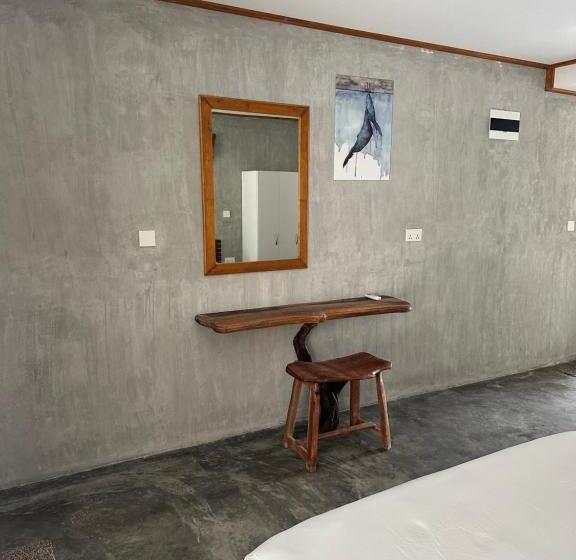 اتاق لوکس, Dive And Sleep   All Inclusive Diving Guesthouse   3 Dives Per Day