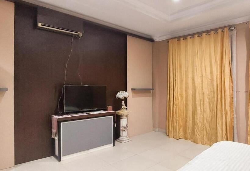 Номер Deluxe, Sr Residence Near Mall Ciputra Cibubur Mitra Reddoorz