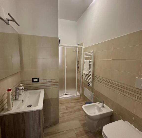 اتاق پریمیوم چهارنفره, B&b Paola City