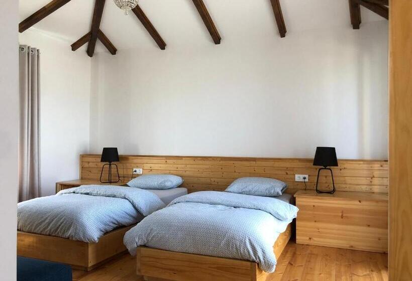 اتاق استاندارد با چشم‌انداز کوهستان, Lokokina Guesthouse