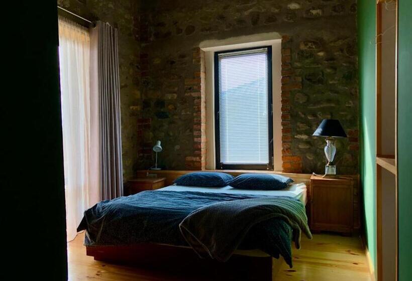 اتاق استاندارد با بالکن, Lokokina Guesthouse
