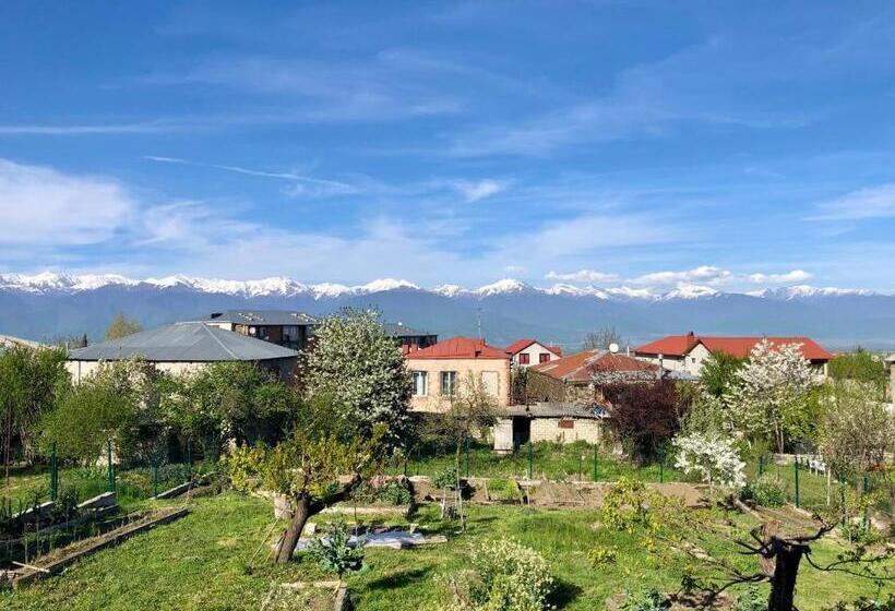 اتاق استاندارد چهار تخته, Lokokina Guesthouse