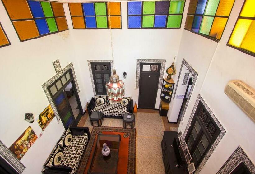 اتاق استاندارد با سرویس بهداشتی مشترک, Hôtel Fontaine Campini