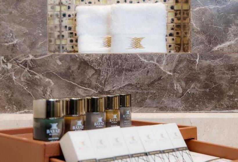 Номер Deluxe, Bayat