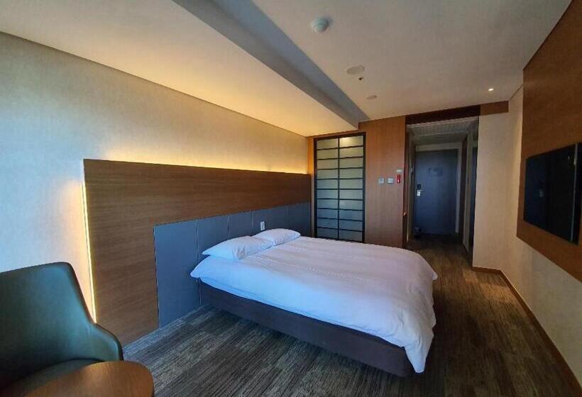 Quarto Deluxe Cama King, Golden Tulip Jeju Seongsan
