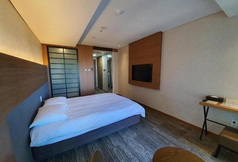 اتاق لوکس با تخت بزرگ, Golden Tulip Jeju Seongsan