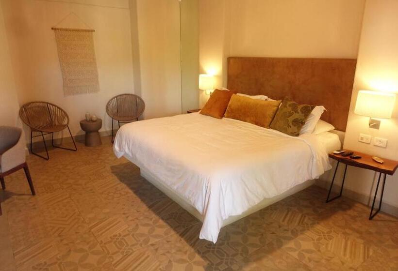 デラックスルーム, Hacienda 1800