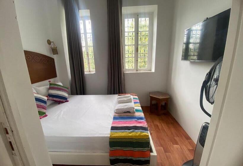 Quarto Estandar, Dar Al Khatib