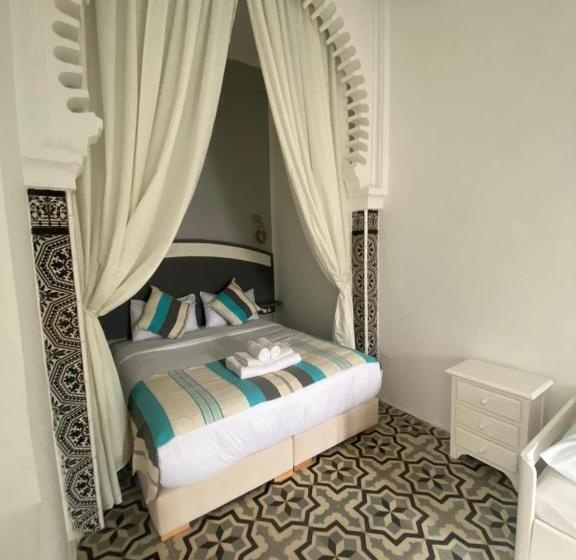 Quarto Quádruplo Estandar, Dar Al Khatib