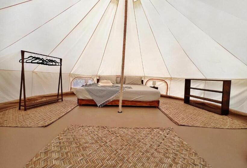 キングサイズベッドのスタンダードルーム, Shamalay   Nomad Experience