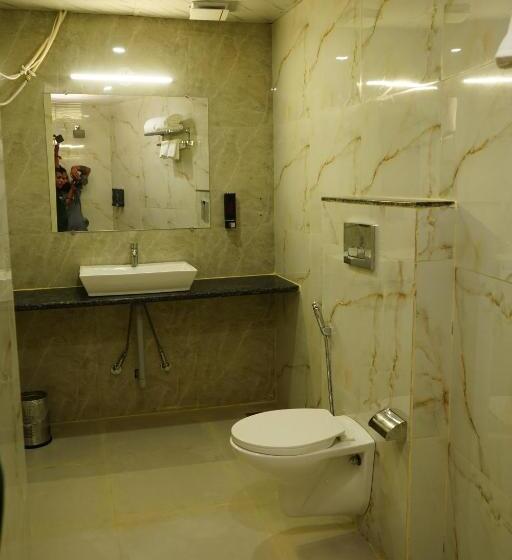 带大床的标准间, Townhouse Shobhagpura Formerly Fragrance