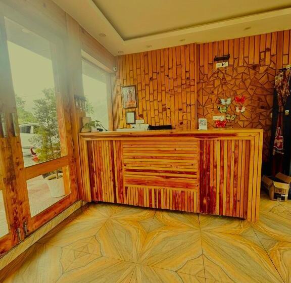 스탠다드 발코니 룸, The Grand Edge Retreat   Luxury In The Clouds