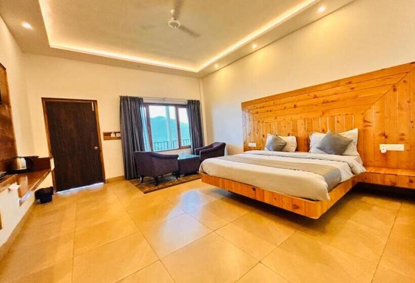 스탠다드 트리플 발코니 룸, The Grand Edge Retreat   Luxury In The Clouds