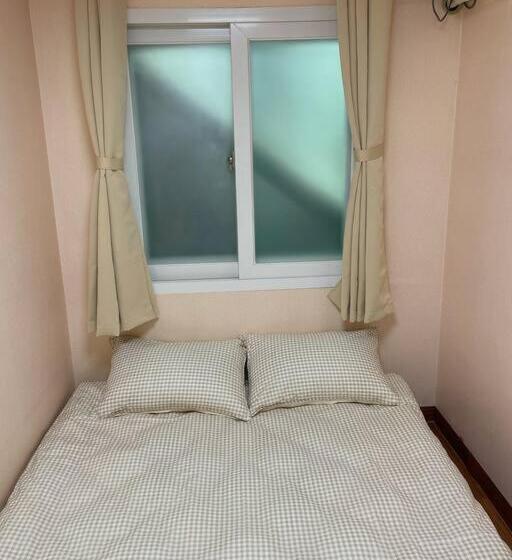 Quarto Estandar, Namsan Terrace