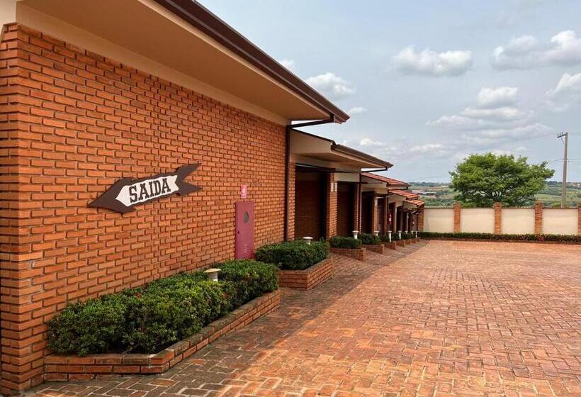 스위트, Status Motel